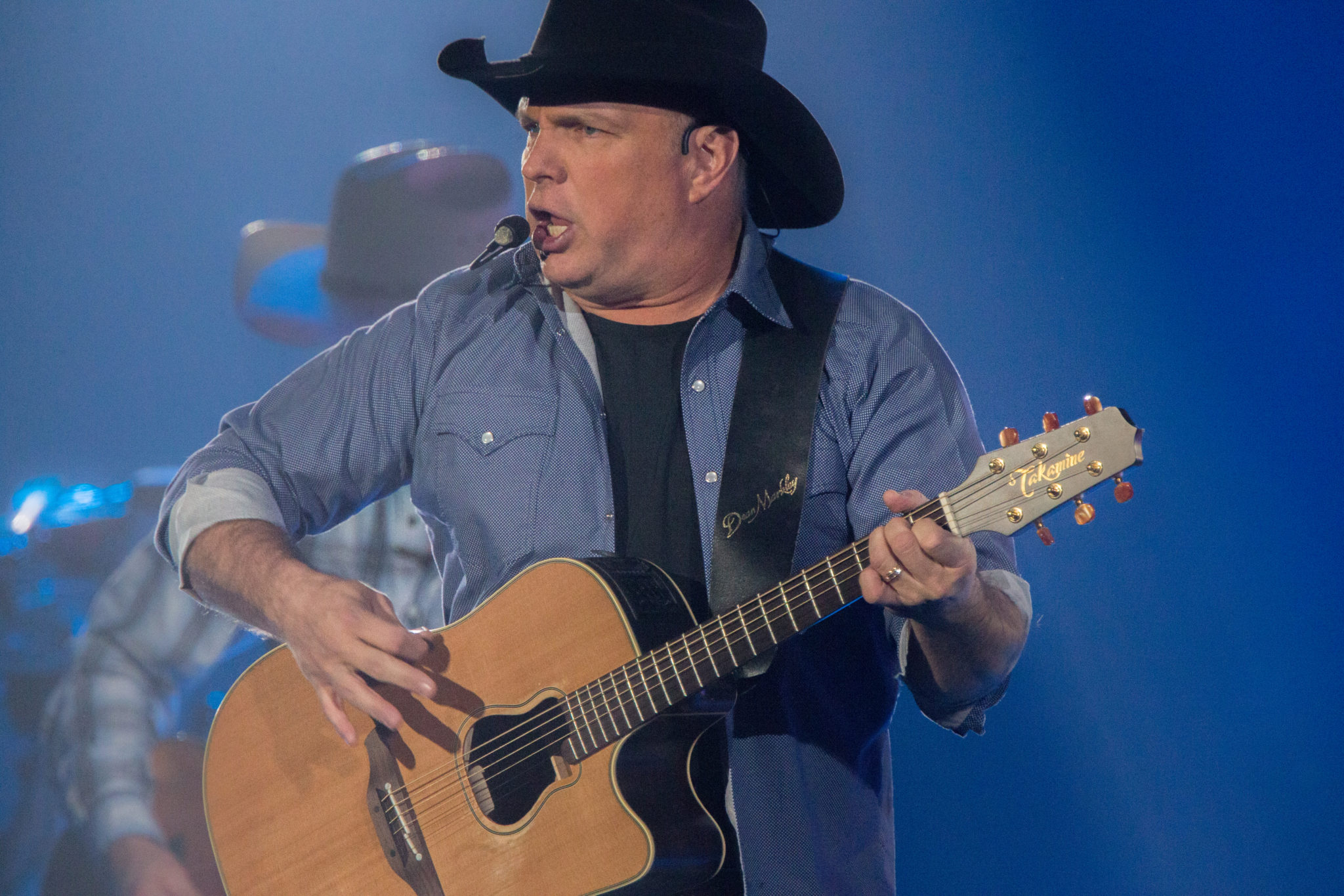 Sacramento,,Ca/usa,-,3/27/2015,:,Garth,Brooks,Performs,Before,A - 101.5 The Eagle