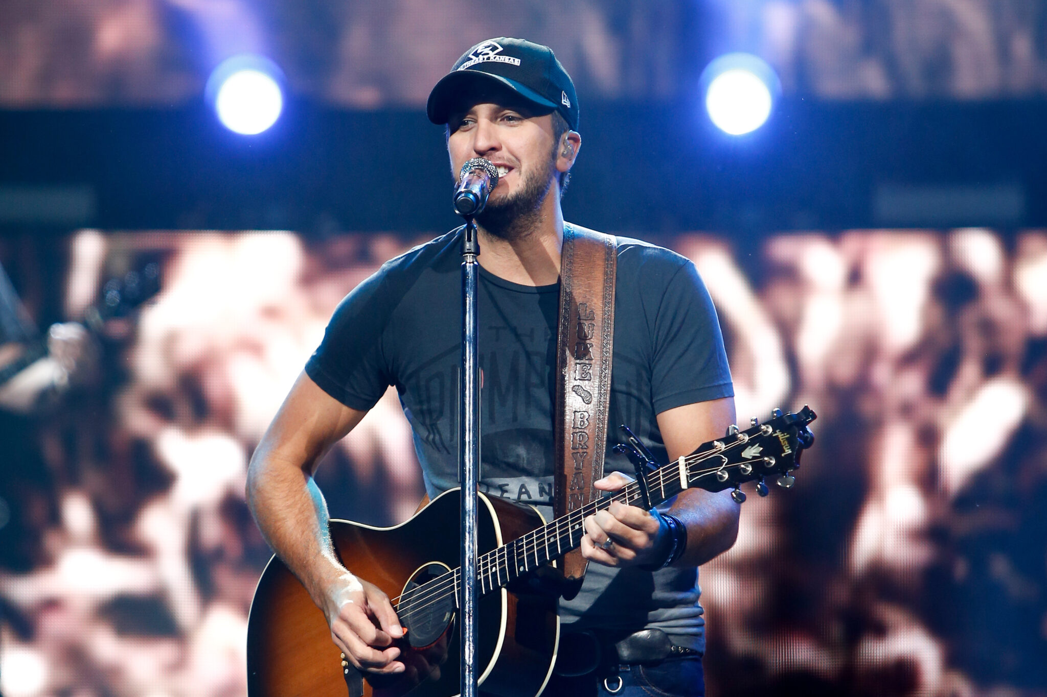 HartfordCt-sep13SingerLukeBryanPerformsInConcertAt - 101.5 The Eagle