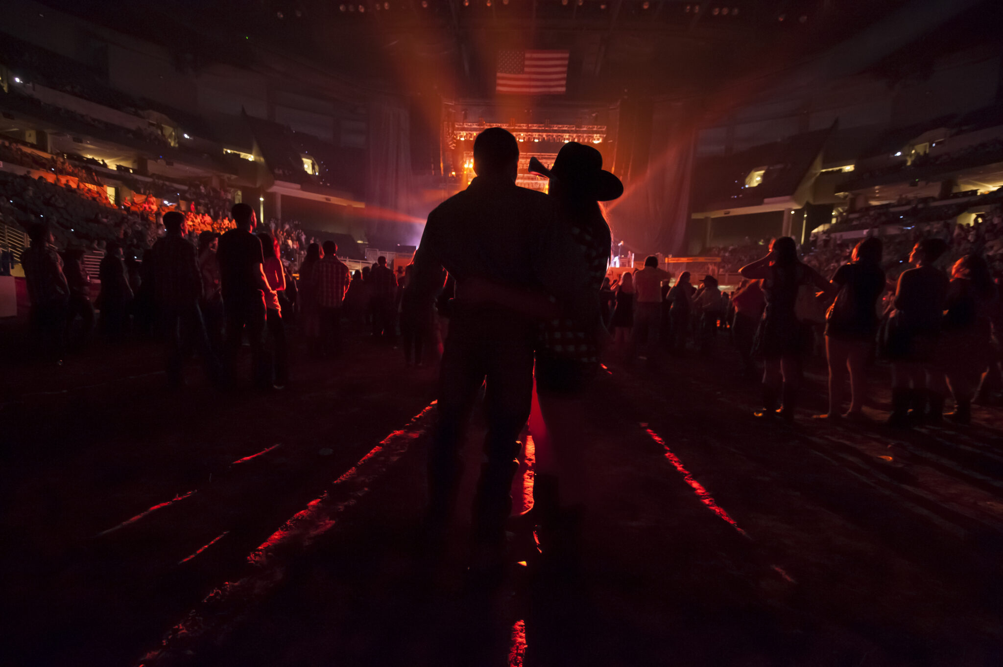 CoupleAtCountryMusicConcert - 101.5 The Eagle